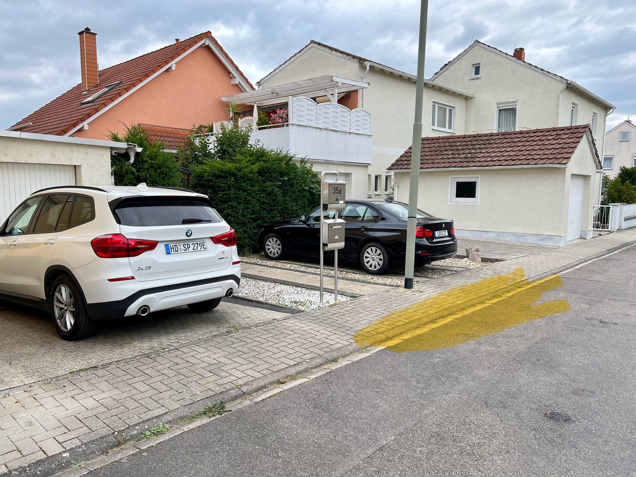 parken direkt vor unseren Autos